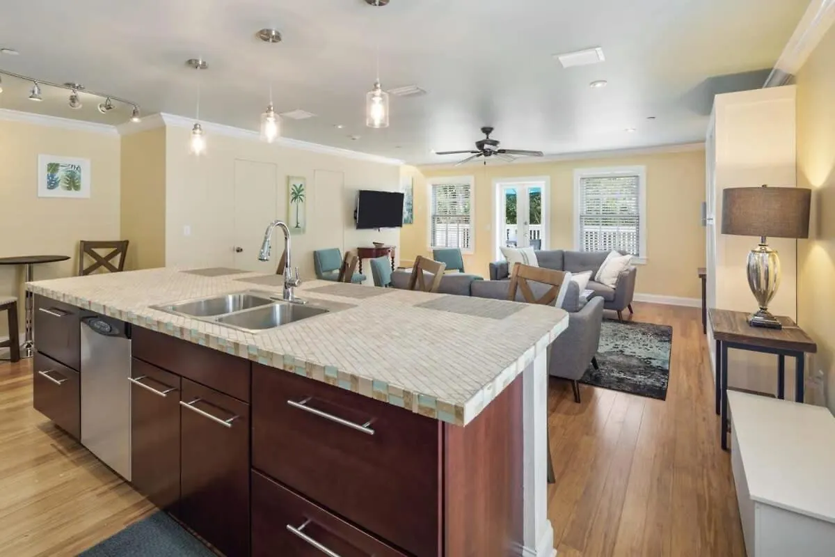 Cloud Suite On Duval Key West
