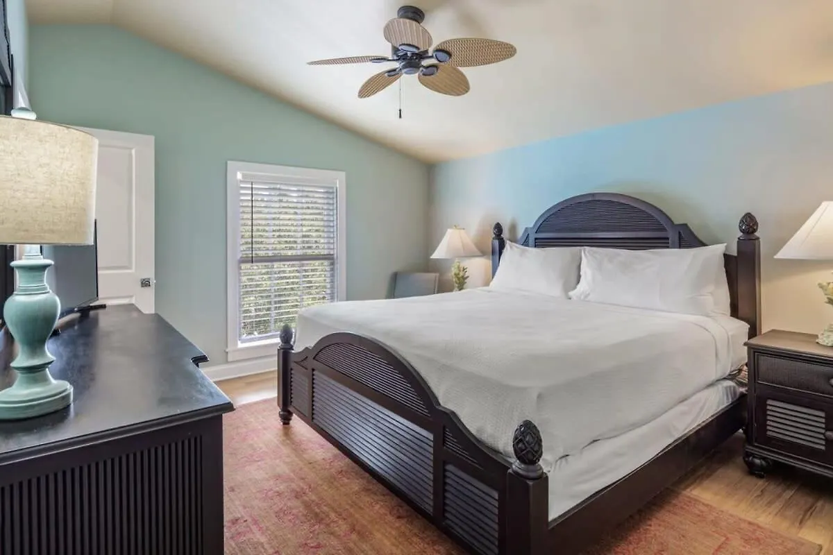 Cloud Suite On Duval Key West